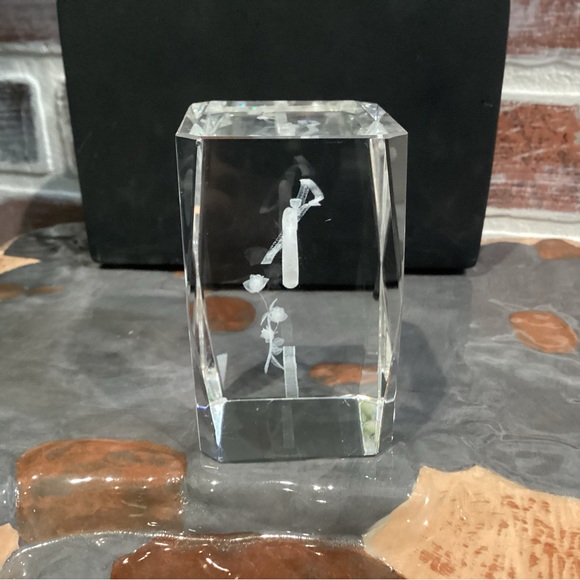 Beautiful Crystal Cut Glass - “Love Forever” Heart & Roses Themed - Excellent - Picture 3 of 10